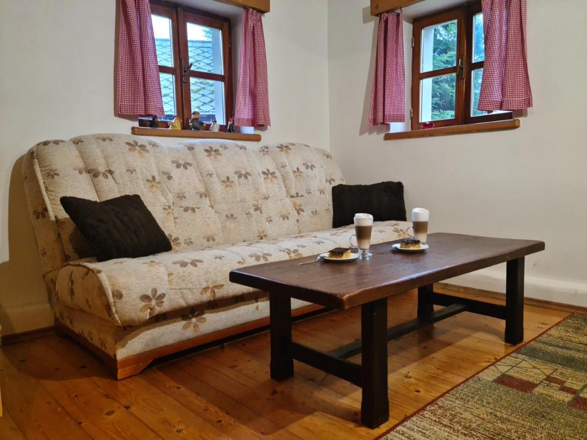 Holiday home Jestrebi *