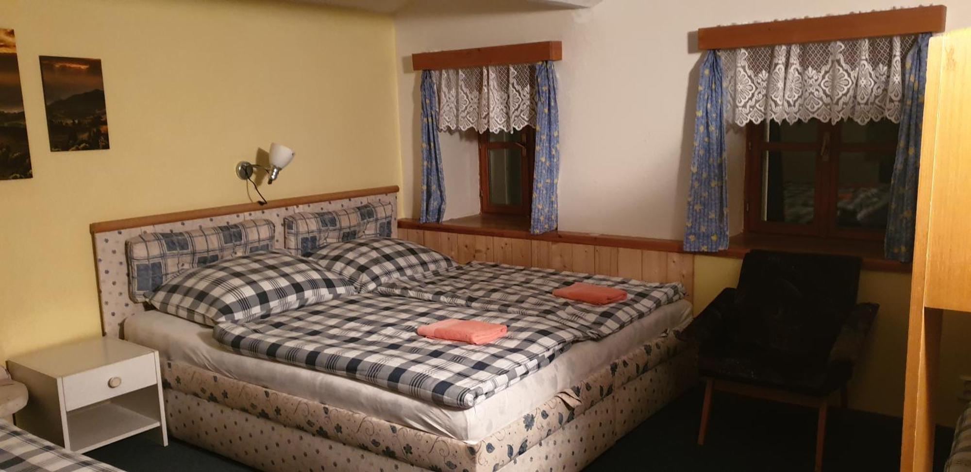 Holiday home Jestrebi *